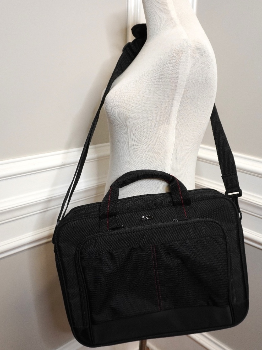 Targus 15–16” Classic Slim Laptop Briefcase, Like New Condition